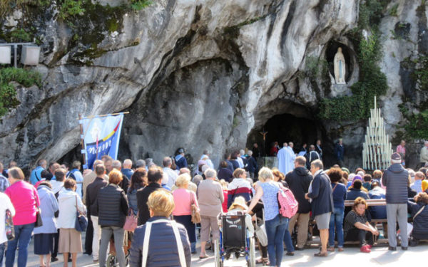 la grotte de Lourdes