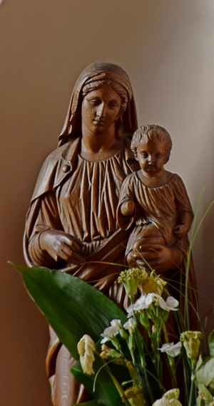 Statue de Marie et de l'enfant Jésus